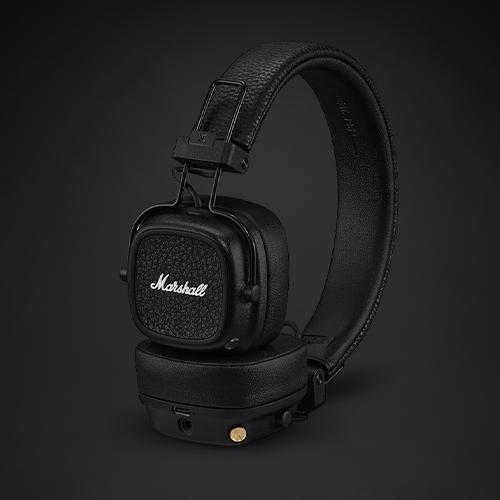 Major V Black