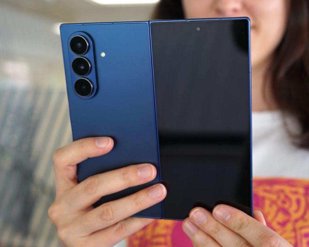 SAMSUNG Galaxy Z Fold7 01