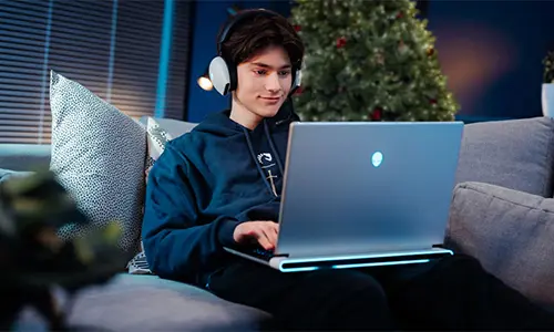 Gaming laptop i oprema